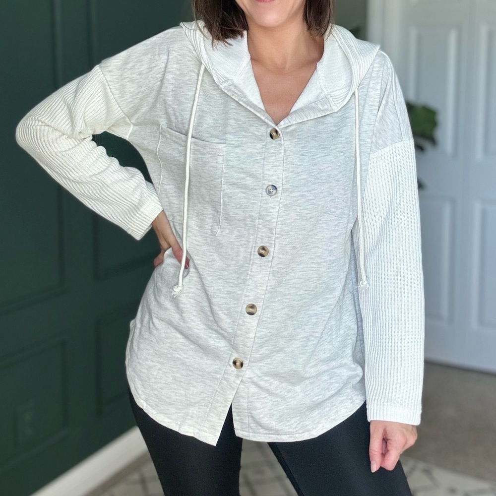 Button front mixed material top